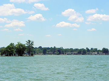 Island on Lake Columbia